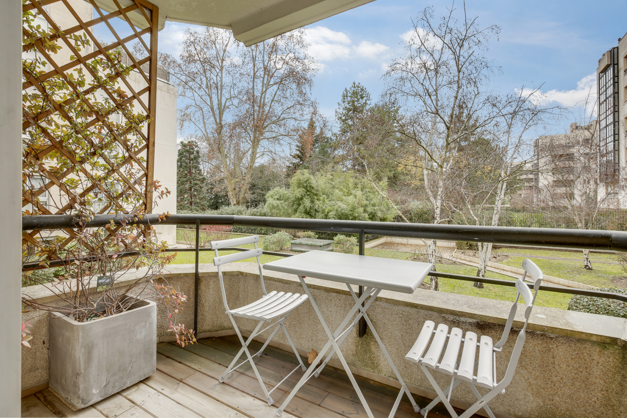 Vente SURESNES PARC DU CHÂTEAU - Très Beau 3 Pièces Avec Balcons Et Vue ...